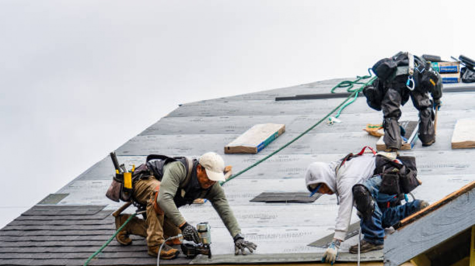 How Professional Residential Roofing Services Safeguard Homes
